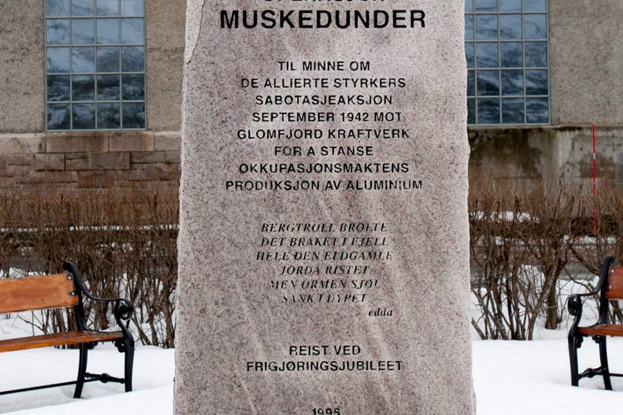 Monument commemorating Operation Musketoon